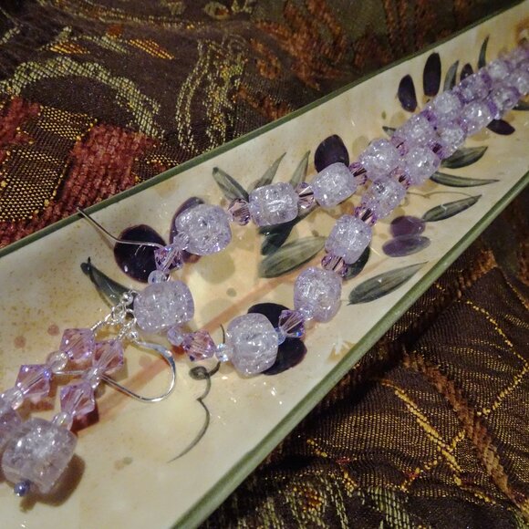 Hand-crafted artisanal necklace/earring set in lavender cubes and Czech crystals - Picture 9 of 11